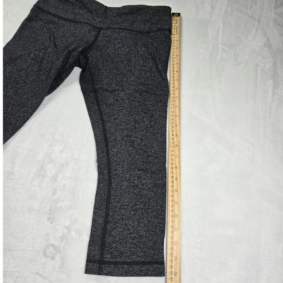 Lululemon Crop Capri Leggings Size 10 Stretch Yoga Adult Stretch - Picture 5 of 6